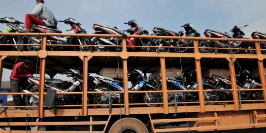 Pengiriman sepeda motor di Pelabuhan Tanjung Priok