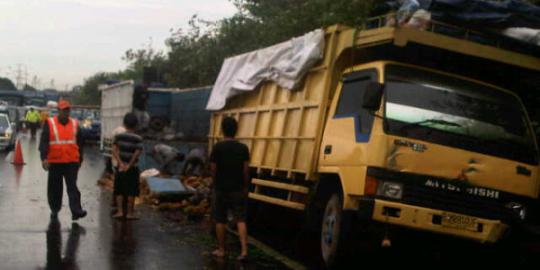 Truk tabrak pedagang siomay hingga tewas