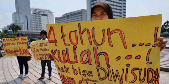 Tertipu kampus, mahasiswa datangi Bundaran HI