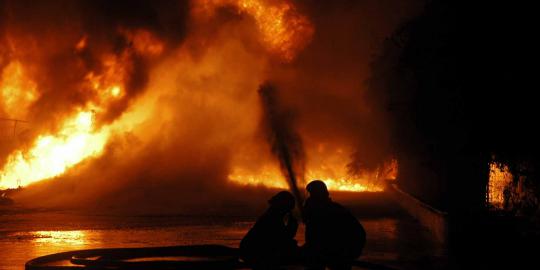 Rumah makan di Cakung terbakar