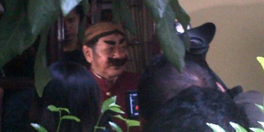 Pak Raden tuntut hak cipta 