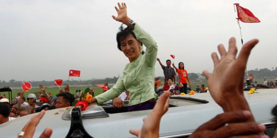 Setelah 24 tahun, Suu Kyi akhirnya ke luar negeri