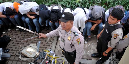Aksi corat-coret bawa celurit, 80 siswa diamankan