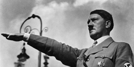 Para penggemar selalu rayakan ulang tahun Hitler
