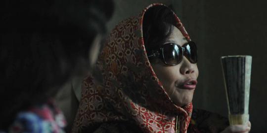 Nunun tertawa sendiri saat jaksa bacakan tuntutan