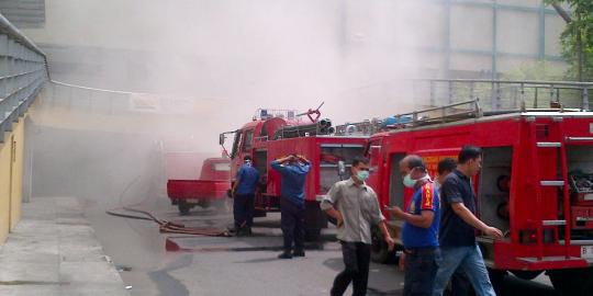 Plaza Medan Fair terbakar