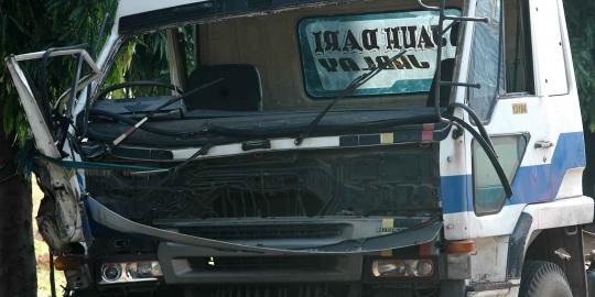 Tabrakan beruntun di Tol Priok, korban terjepit