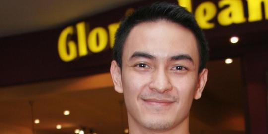Zumi Zola, bupati tampan tersandung skandal seks