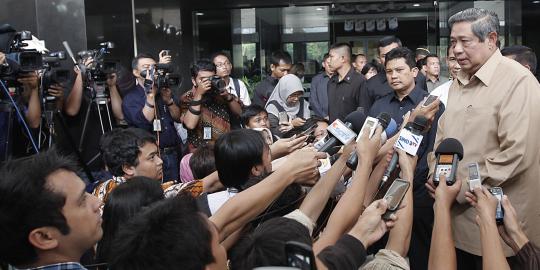 Presiden SBY menjenguk Menkes Endang di RSCM