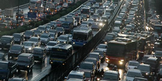 Selama 2012, 13 juta kendaraan sesaki Jakarta