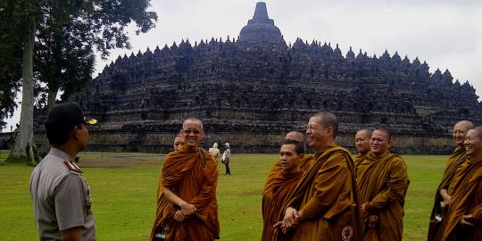 1.045 Polisi amankan perayaan Waisak di Candi Borobudur