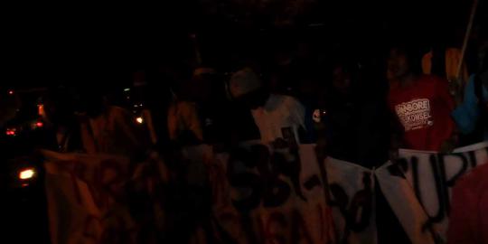 Tinggalkan Salihara, Irshad Manji dikawal belasan polisi