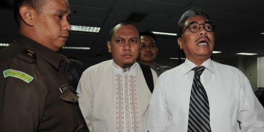 Gayus dan Dhana tangani wajib pajak PT KTU
