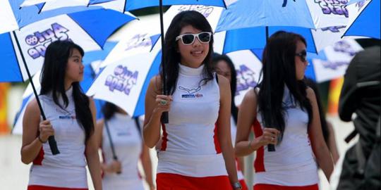 SPG incar posisi umbrella girl karena bayaran besar
