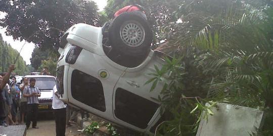 Ditabrak Ford, tukang bakpao luka parah di kepala
