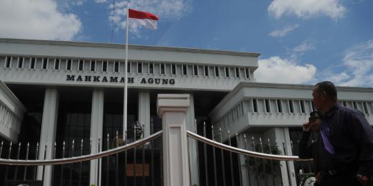 MA vonis mantan Bupati Lampung Tengah 12 tahun penjara