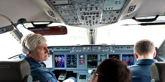 Pilot Superjet-100 nahas bekas kosmonot