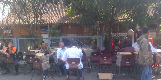 Rumah Kornel Sihombing dipenuhi rekan kerja
