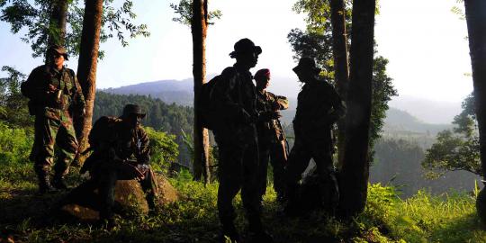 Menembus Gunung Salak demi korban Sukhoi