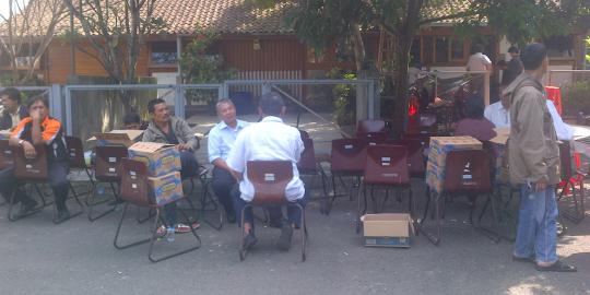 Keluarga Kornel cemas pantau evakuasi Sukhoi