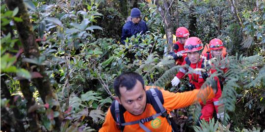 Hari keempat evakuasi, tim butuh tambahan personel