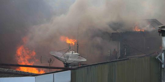 Ruko sedang dibangun di Tangsel terbakar, 4 pekerja tewas