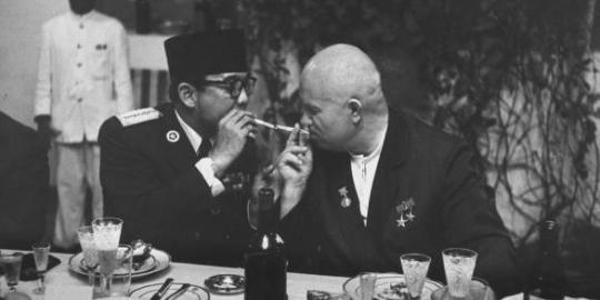 Ketegasan Soekarno dan pesawat Rusia