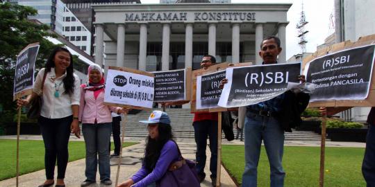 Mantan Mendiknas Daoed Joesoef minta RSBI ditiadakan