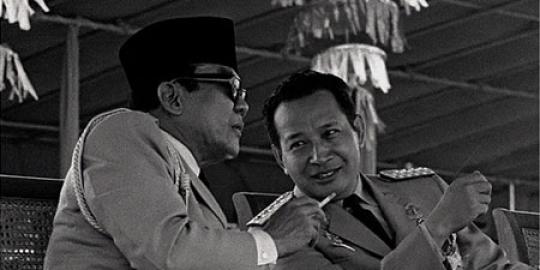 Soekarno di antara pesawat Rusia dan AS