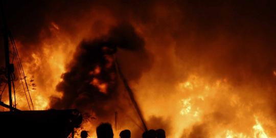 Toko bangunan di Bandung ludes terbakar