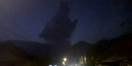 Awan berbentuk Semar muncul di Gunung Sumbing