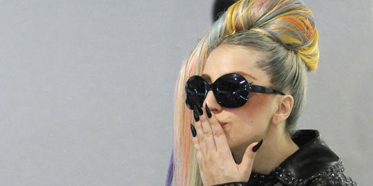 Benarkah Lady Gaga takut roh jahat?