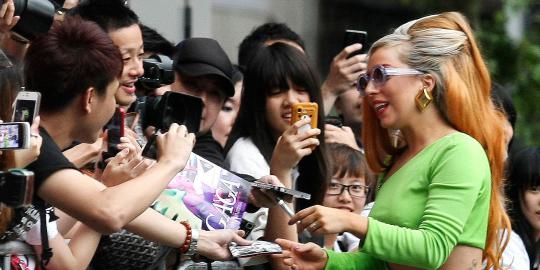 Salah satu syarat konser Lady Gaga adalah izin MUI
