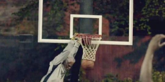 Kakek uzur jago slam dunk gegerkan Youtube