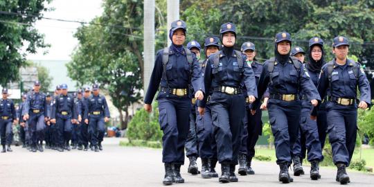 Satpol PP datang, PNS di warung bubar