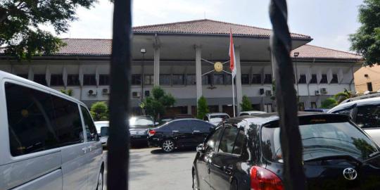 Tolak eksekusi, karyawan Trisakti datangi PN Jakbar
