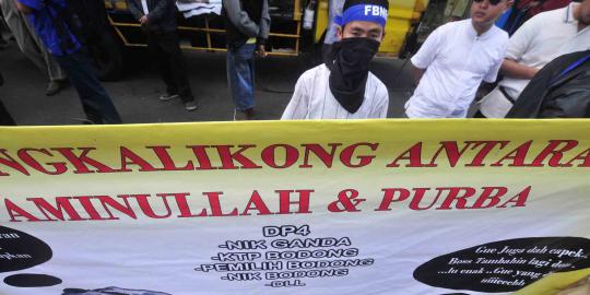 Unjuk rasa aktivis tolak Pilkada DKI