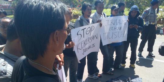 Wartawan Surabaya tuntut penuntasan tindak kekerasan  