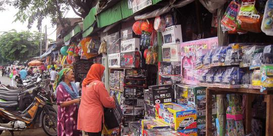 Belanja mainan murah di Pasar Gembrong