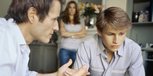 Ayah komunikatif bisa cegah remaja merokok