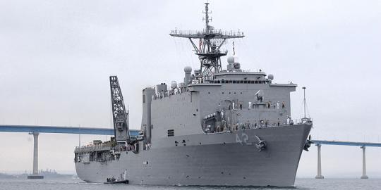 Rusak, USS Germantown telat sandar di Tanjung Perak