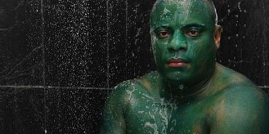Ingin jadi Hulk, pria ini cat tubuhnya dengan cat hijau permanen