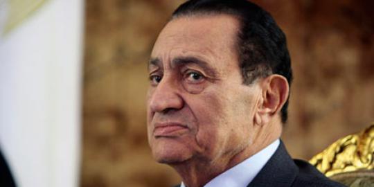 Hadapi vonis, Husni Mubarak diantar helikopter