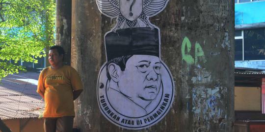 Siapa pasang karikatur \'Turunkan SBY\' di Tanjung Barat?