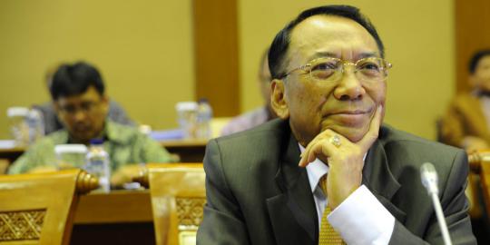 Jero Wacik: Masih ada mobil pelat merah isi premium