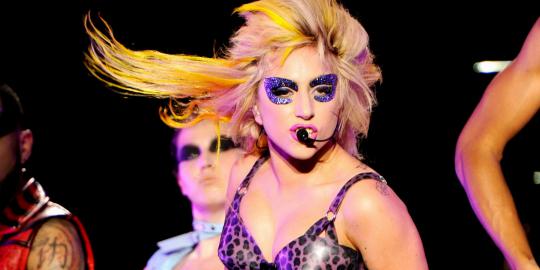 Refund tiket Lady Gaga 10 Juni di Gandaria City