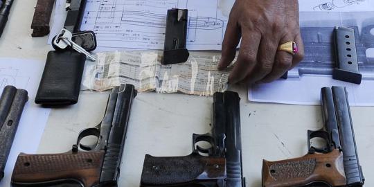 Polisi sita pistol FN rakitan dari penggerebekan di Cipacing