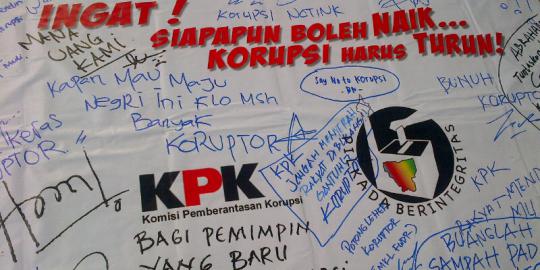 Tanda tangan tolak korupsi di kain 40 meter di GBK