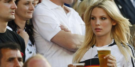 Sarah Bradner yang enggan disebut WAGs