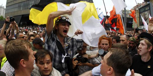 Ribuan massa di Moskow menuntut Putin lengser